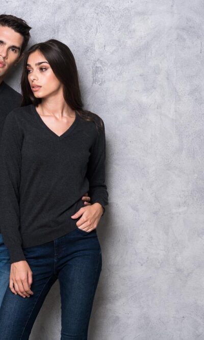 MEN’S V-NECK FINE GAUGE COTTON PULLOVER - Image 8